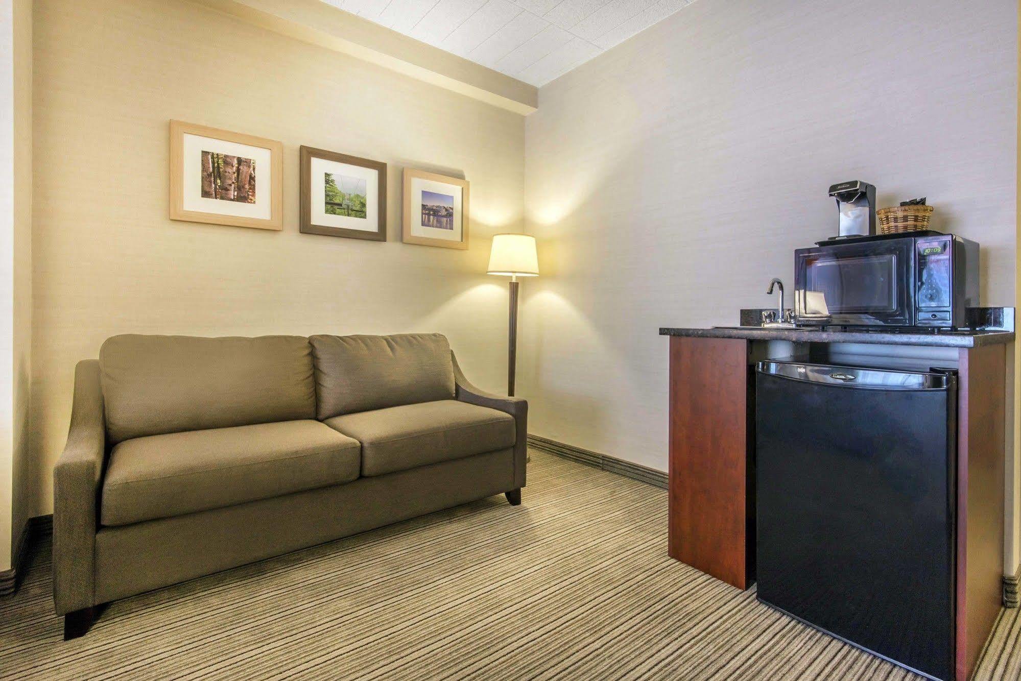 Comfort Inn & Suites Collingwood Esterno foto